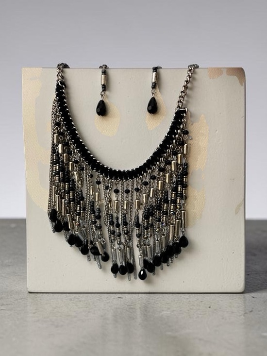 None Jewelry - Gorgeous, black and silver bling necklace with matching earring set